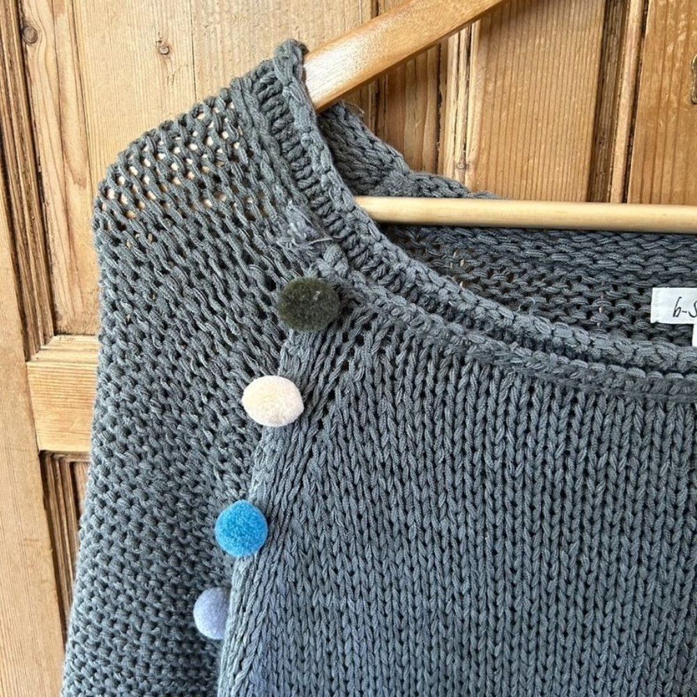 b - Sharp Medium Gray Knit Sweater Puff Balls Chunky - Picture 3 of 13